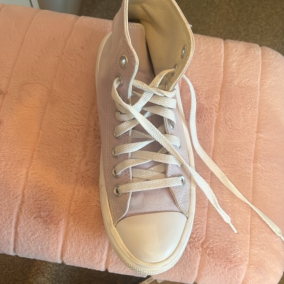 Lavender Converse BARELY WORN Platform - Picture 5 of 7